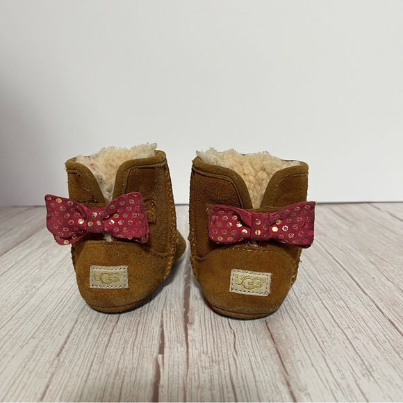 Infant Baby UGG Leather Boots Size 4/5 Chestnut Brown With Pink Bow Cozy Warm - Picture 13 of 14